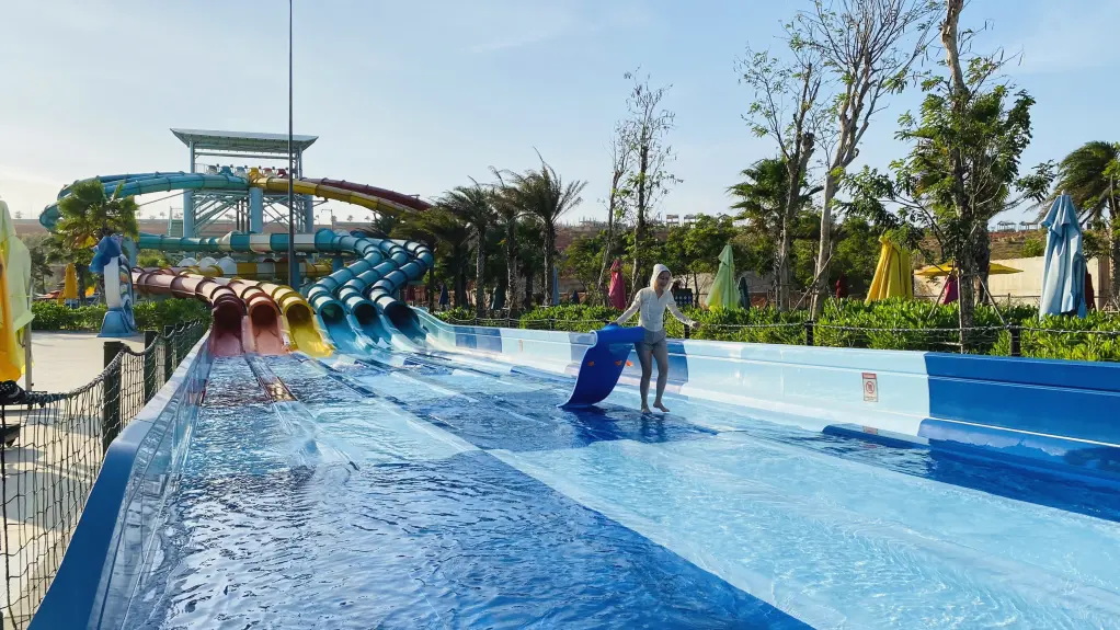 Chinh phục thủy quái Wonderland Water park