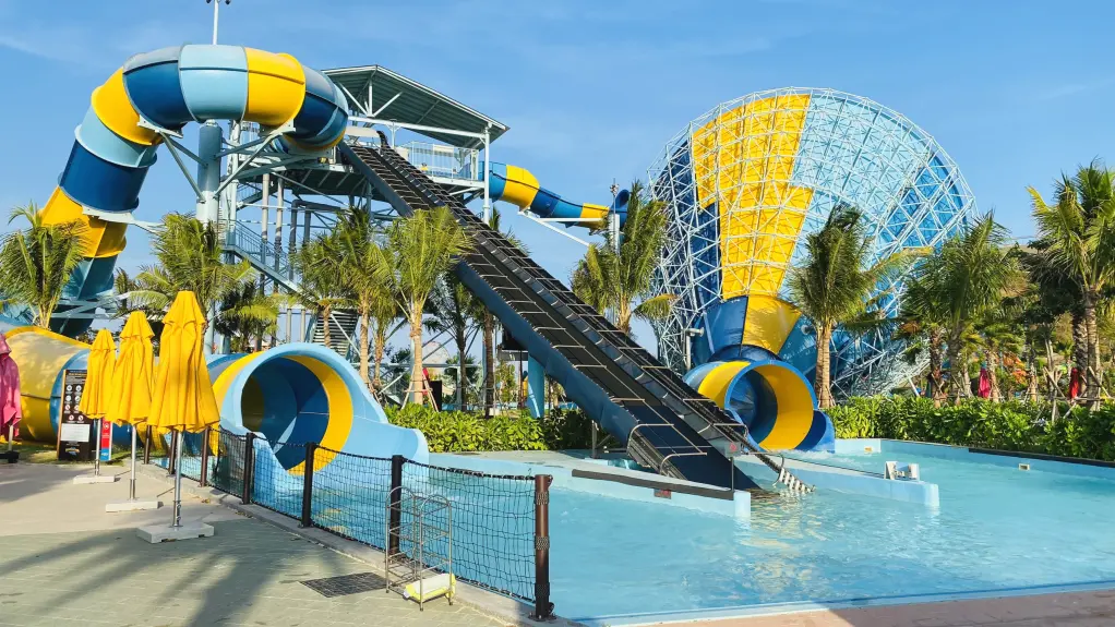 Cơn lốc đại dương Wonderland Water Park