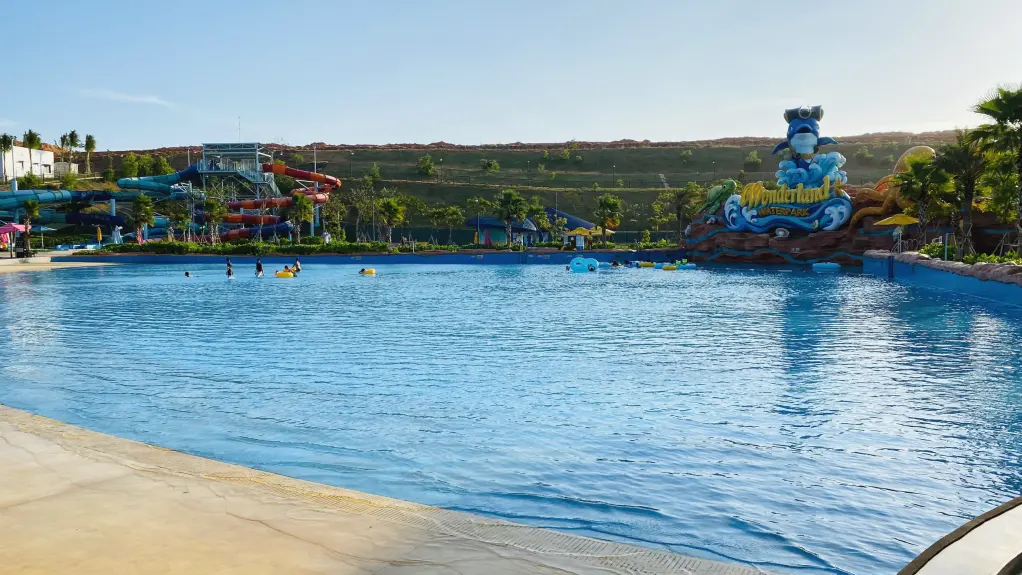 Vịnh sóng ngầm Wonderland Water Park